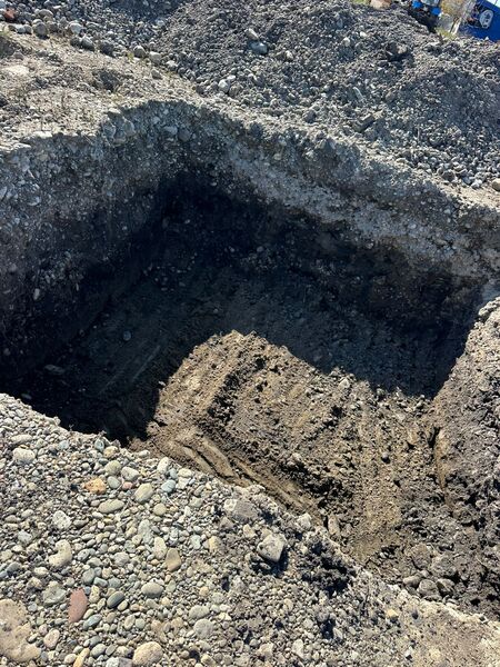 Плохое основание, переделать проект, заместить грунт -0,5м