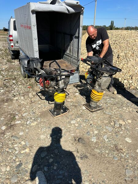 Подготовка, обратная засыпка грунта с послойным уплотнением