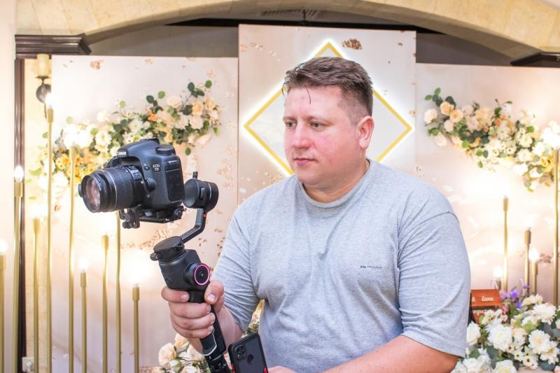 Максим:  Видеограф на свадьбу, мероприятие
