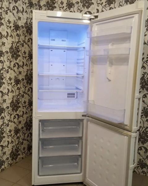 Денис:  Ремонт холодильников 