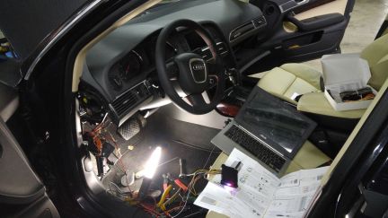 Установка сигнализации киров. Сигнализация киров. Сигнализация на ваз 2107. Киров ремонт сигнализаций с выездом. Tomahawk на ваз 2114.