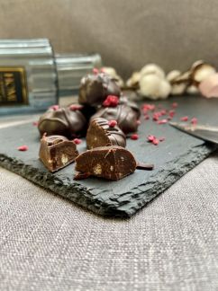 Choc-Choc - конфеты ручной работы из бельгийского и итальянского шоколада, шокобуквы, открытки.