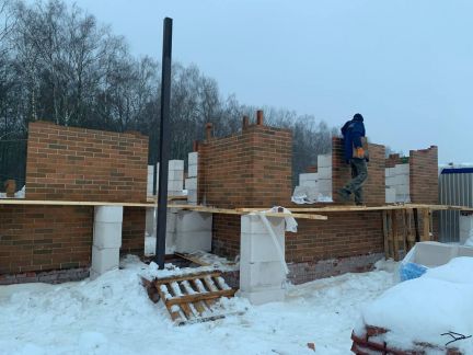 Бригада построит дом из газобетона