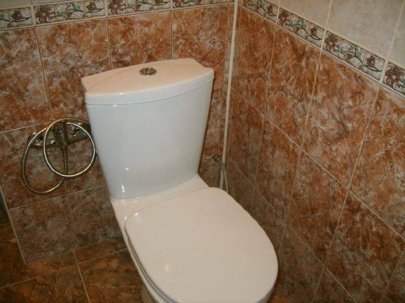 Услуги сантехника..Установить унитаз? звони.