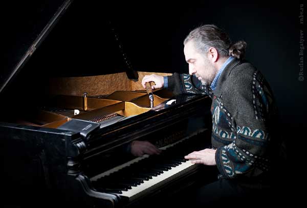 Михаил Юрьевич:  Настройка пианино и роялей