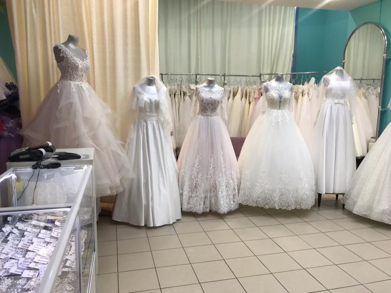 Алена:  Прокат свадебных платьев