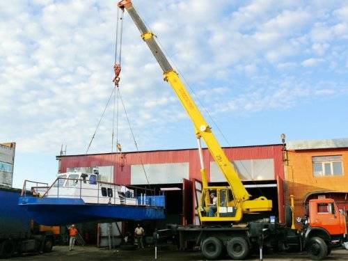 Александр :  Услуги Автокрана 25 тонн 22 метра 