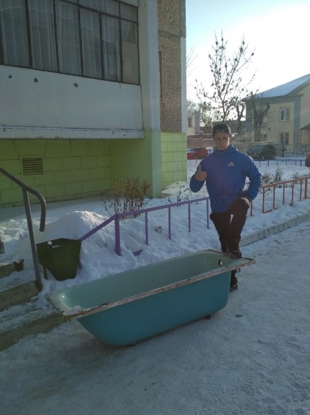Олег:  Вывоз ванн из квартир