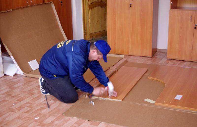 доставка :  Сборка и разборка мебели в Омске помощь в переездах