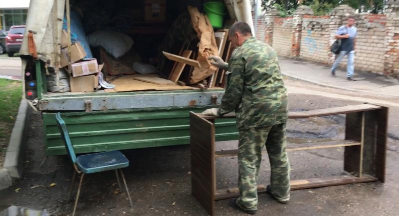 Дмитрий:  Вывоз строительного мусора, мебели, хлама в Смоленске