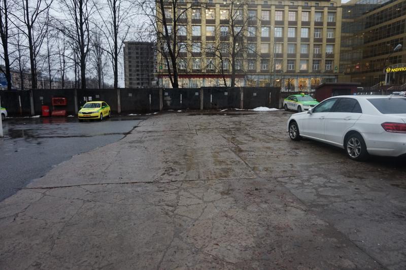 Андрей Николаевич:  Открытая территория под охраной 650 кв.м