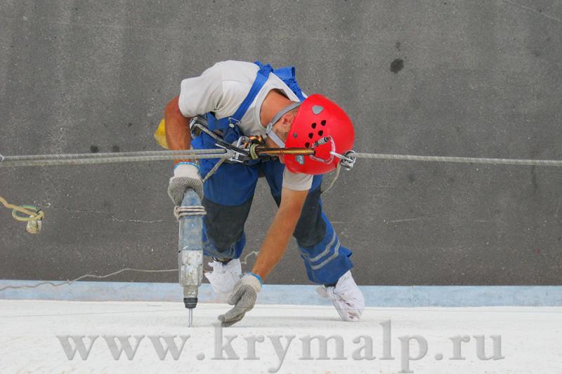 Высотные работы методом  промышленного альпинизма в Ялте