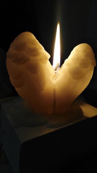 Эмилия:  Свечи ручной работы в форме ангелов