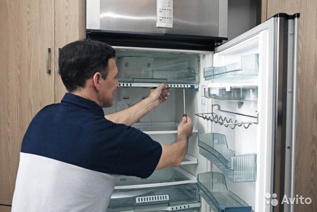 Александр:  Ремонт холодильников и торгового холодильного оборудования