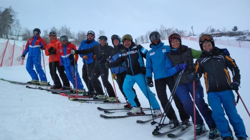 Максим:  Горные лыжи, турбо обучение катанию на кантах