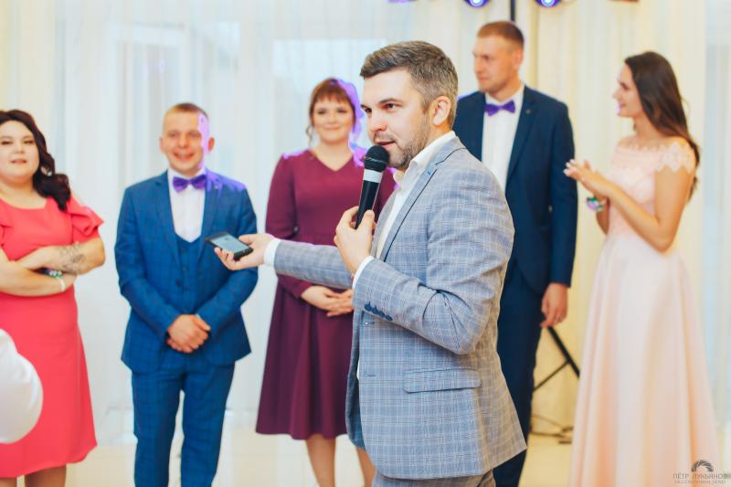 Дмитрий:  Ведущий на свадьбу