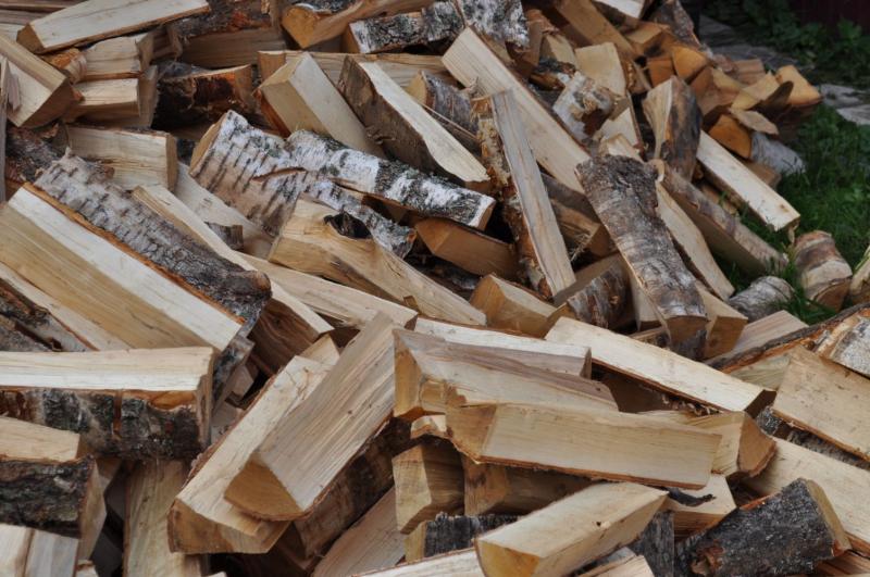 дрова:  продам  дрова  газель  ,уголь  в  мешках  220