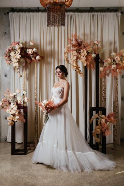Марина:  Оформление свадеб и мероприятий.Флорист-декоратор