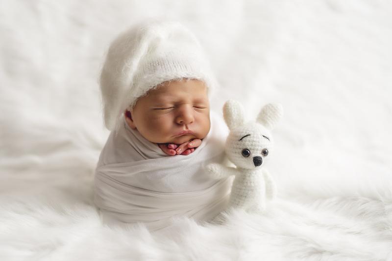 Лариса:  Фотограф новорожденных