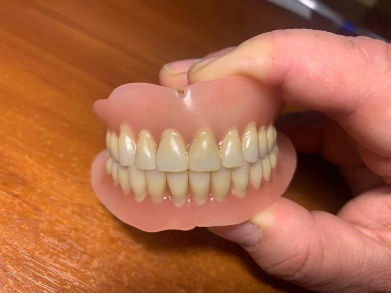 Татьяна:  Зубной техник(съемщик) Ищу стоматолога