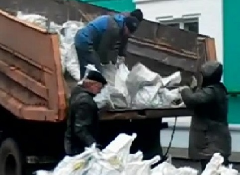 Данил:  Вывоз строительного мусора, старой мебели, техники
