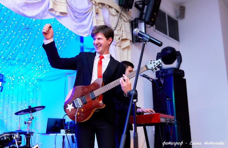 Сергей Антипов:  Уроки игры на гитаре в Самаре, курсы гитары