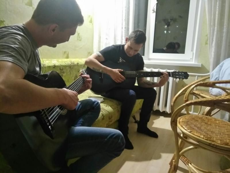 Дмитрий:  Обучение игре на гитаре