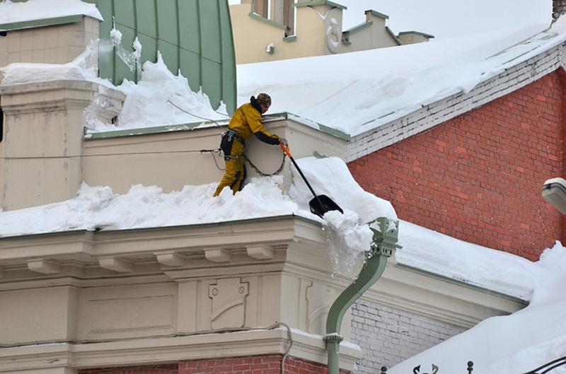 Руслан:  Очистка крыш от снега