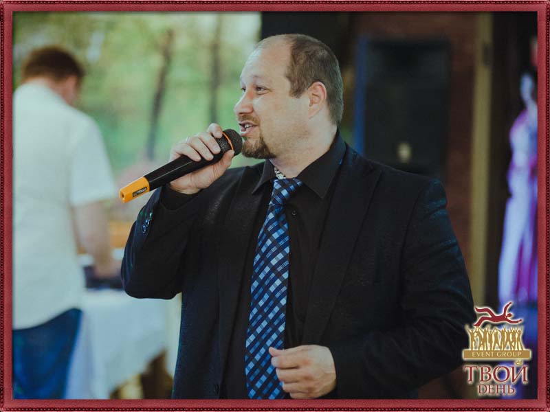 Дмитрий:  Диджей-вокалист на Ваше мероприятие