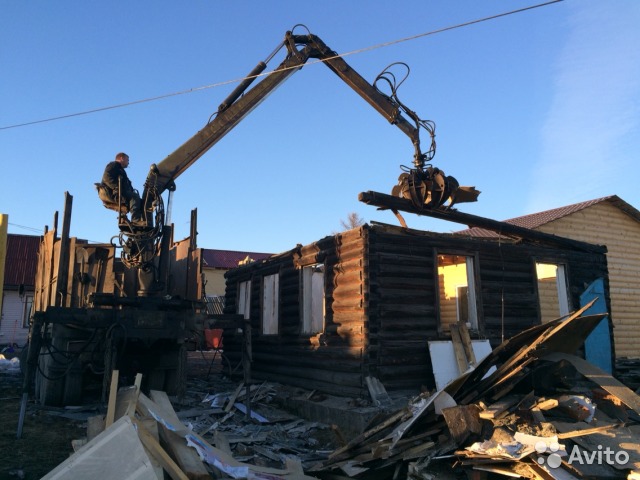 Владислав:  Демонтажные работы разбор дома зданий под ключ
