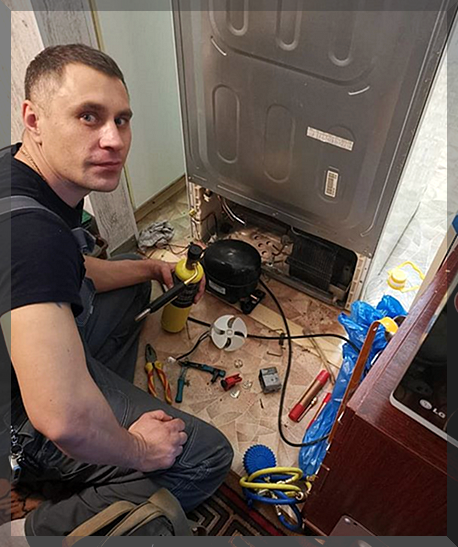 Дмитрий :  Частный мастер по ремонт холодильников. Выезд на дом