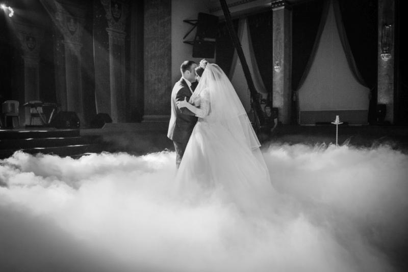 Сергей:  Тяжелый дым на свадьбу