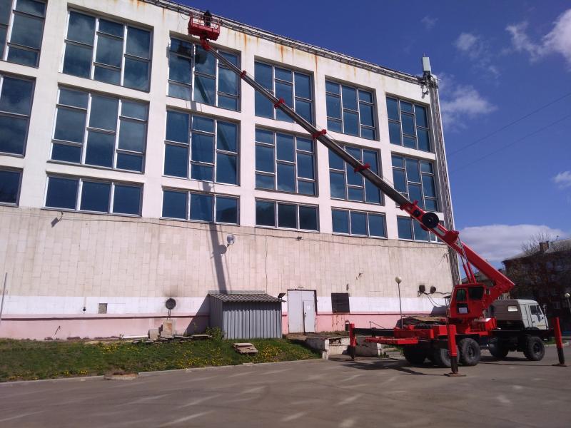 Александр:  Услуги телескопической автовышки - вездехода 45м в Ярославле