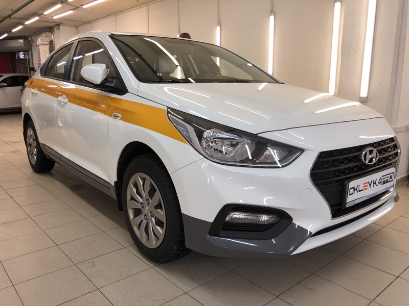 Hyundai Solaris 2018 оклейка такси