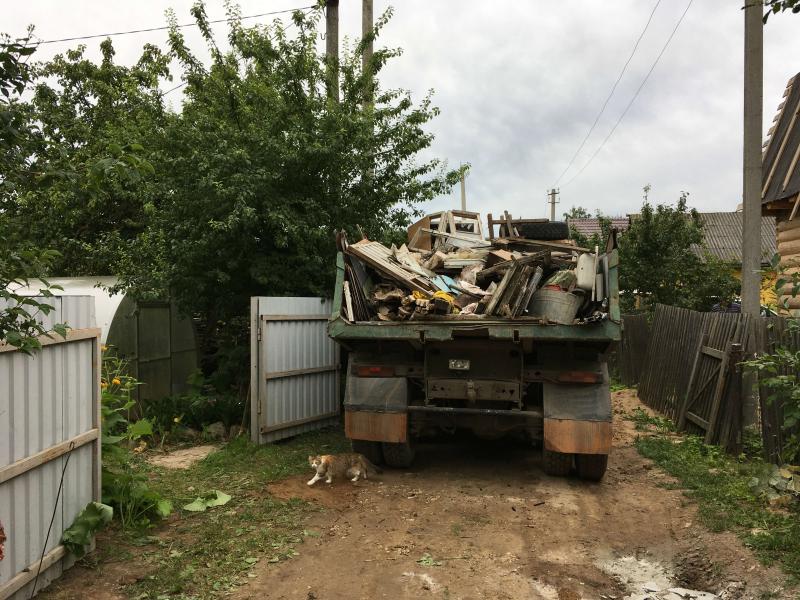 Дмитрий:  Уборка и вывоз мусора с дач и садовых участков