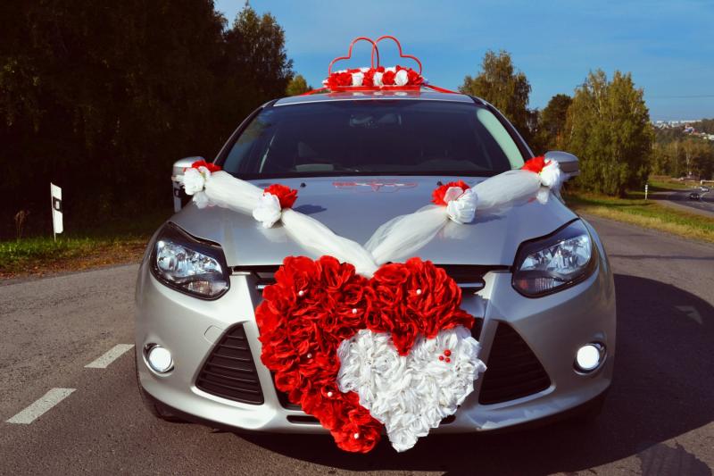 Анастасия:  Аренда,продажа свадебных украшений на машины