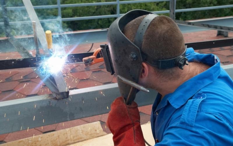 Роман.Услуги сварщика с выездом. Недорого.