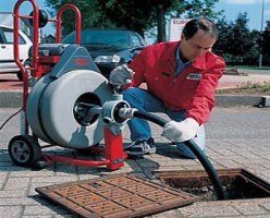 Прочистка труб канализации и устранение засоров