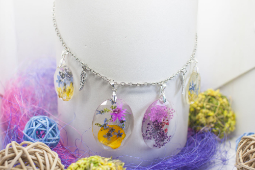 Отдам под реализацию украшения и сувениры ручной работы