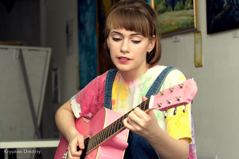 Екатерина:  Уроки игры на гитаре и укулеле