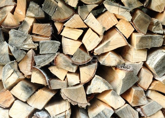 Семен:  Колотые дрова большей и малый опт