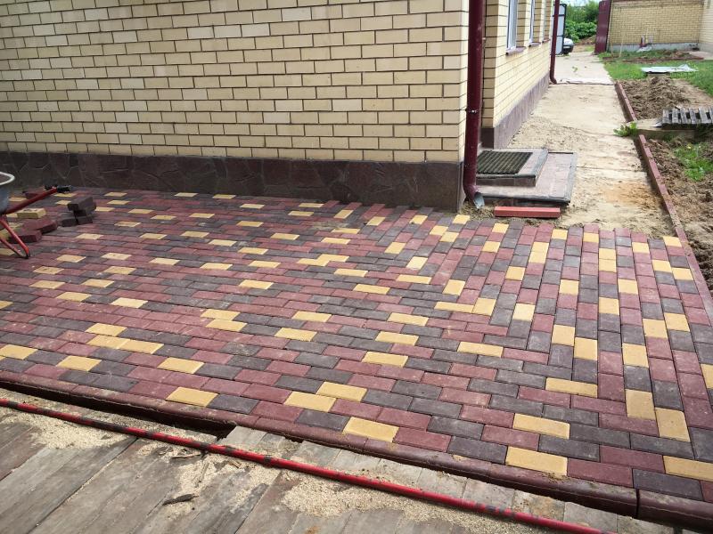 Тарон:  Укладка тротуарной плитки на готовое или бетонное основание