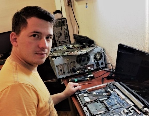 Александр:  Частный мастер ремонт ноутбуков в Домодедово
