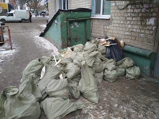 Алексей:  Вывоз строительного мусора из квартиры и с дачного участка.