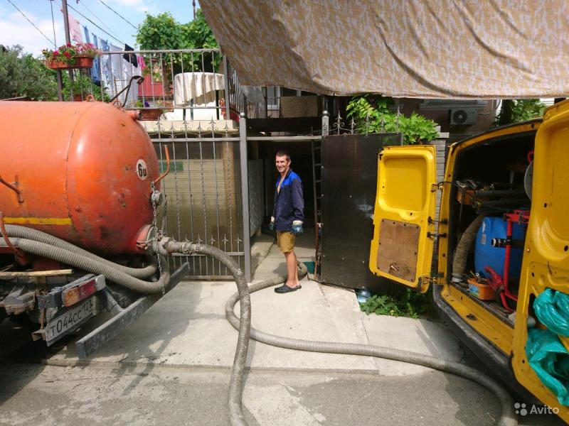 Олег:  Выкачка откачка прочистка труб канализации Батайск