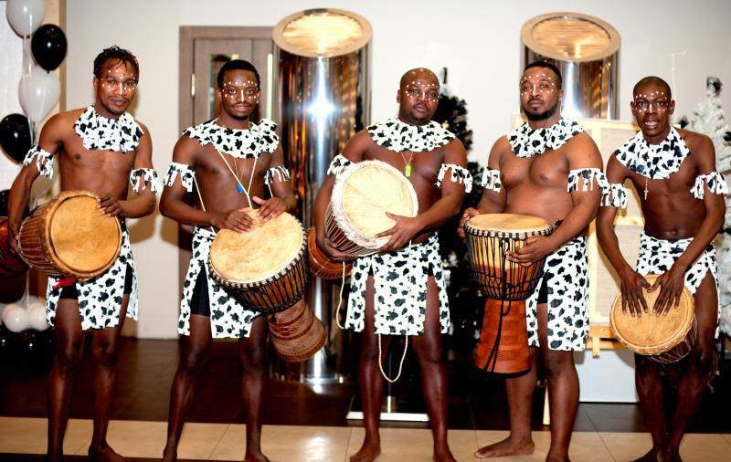 Африканское шоу группа Килиманджаро:  : Африканское шоу группы "Килиманджаро" 