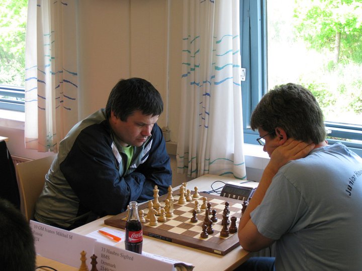 Михаил:  тренер по шахматам