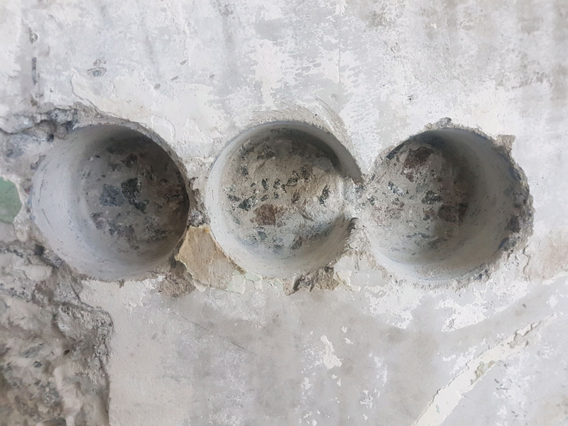 Сверление отверстий для подрозетников. Сверловка подрозетников. Бурение отверстий (для коробок и подрозетников глубиной 70 мм). Разметка подрозетников 68 мм. Сверление отверстий для подрозетников.