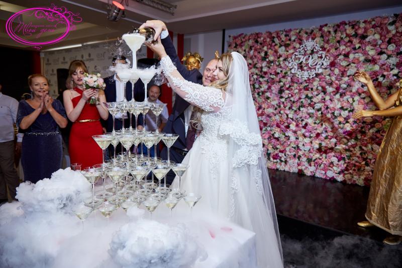 Юлия:  Ведущая на свадьбу, корпоратив в Москве