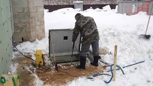 Александр Викторович:  Ручная чистка сливных ям, канализационных колодцев